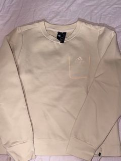 (Category: ) located in . Submitted by rcloset_ (Listing ID 1443582548, Image 1). Description: .