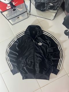 (Category: ) located in . Submitted by metromnlwear (Listing ID 1443618404, Image 1). Description: .