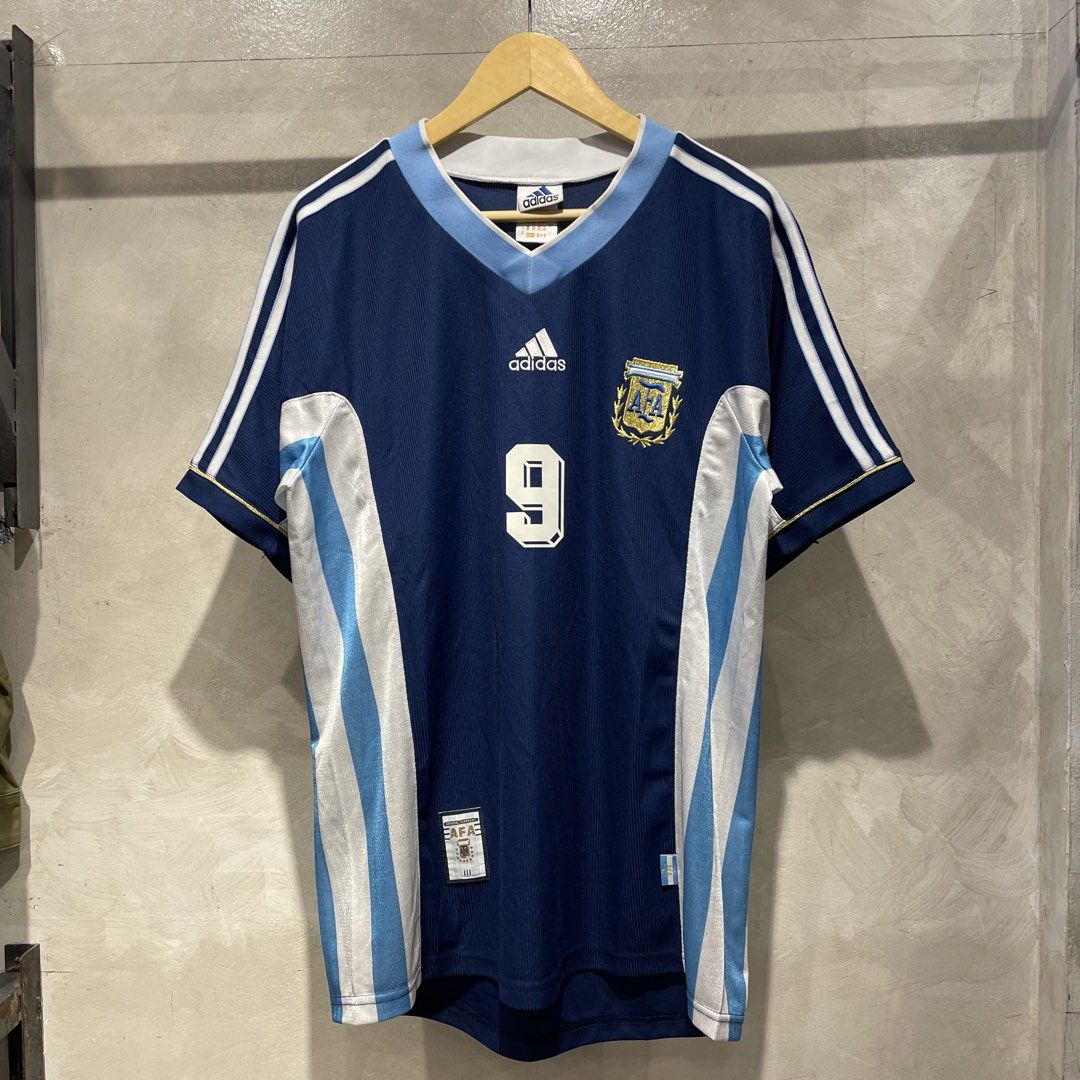 Adidas football jersey (Category: Activewear) located in Manila. Submitted by walter_wt (Listing ID 1443561619, Image 1). Description: Adidas football jersey Size- XL Dimension- Length- 31 Width- 22 No issue.