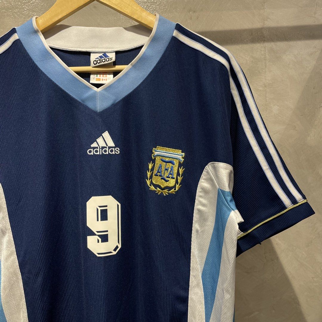 Adidas football jersey (Category: Activewear) located in Manila. Submitted by walter_wt (Listing ID 1443561619, Image 3). Description: Adidas football jersey Size- XL Dimension- Length- 31 Width- 22 No issue.