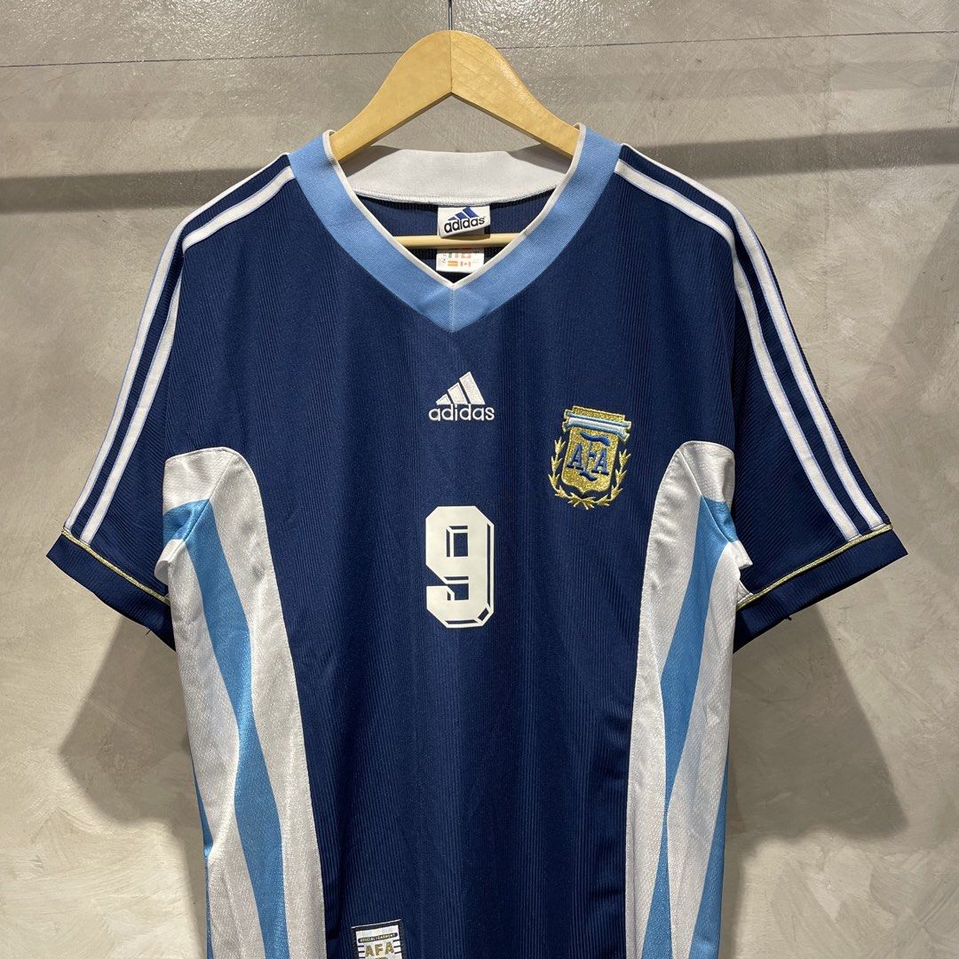 Adidas football jersey (Category: Activewear) located in Manila. Submitted by walter_wt (Listing ID 1443561619, Image 2). Description: Adidas football jersey Size- XL Dimension- Length- 31 Width- 22 No issue.
