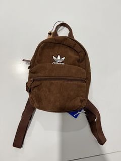(Category: ) located in . Submitted by thriftdripbyjm (Listing ID 1443587705, Image 1). Description: .