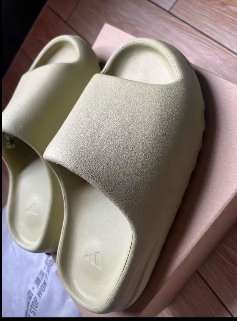 Adidas Origins Yeezy Slide Slippers Grey unisex (Category: Flipflops and Slides) located in Singapore. Submitted by grandturtle_93c71a (Listing ID 1443550691, Image 3). Description: 🚨 FLASH SALE! 🔥 Brand new, authentic, with original box and label 📦 free doorstep delivery ⏱ 7-9 working days deliver 🔥 PM fast! stocks & sizes limited! 🍀 brand new | all sizes available.