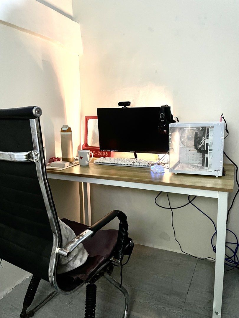 AMD Ryzen 5 5500GT Desktop PC with Windows 11 Pro (Category: Desktops) located in Subic. Submitted by arshop_officialph (Listing ID 1443614782, Image 2). Description: Selling my complete PC setup. Gagamitin nalang, perfect for gaming, work from home, or schooling. Specs: Ryzen 5 5500GT Gigabyte A520M-K 16GB RAM 512GB SSD PSU - Acer 550w YGT Case with Fans 24-inch Monitor (100Hz) Freebies: * Keyboard and Mouse * Webcam * Noise cancellation Headset