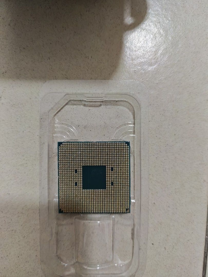 AMD Ryzen 7 3700X Processor with Wraith Prism Cooler483765841298739202