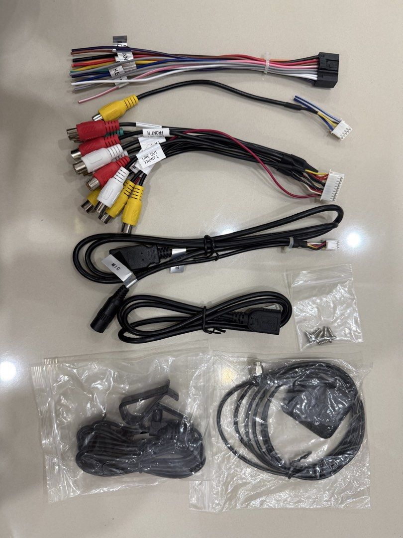 Android Unit (Category: Audio Systems) located in Singapore. Submitted by moonlight6666 (Listing ID 1443652713, Image 3). Description: -Buy Car Free This Android Unit -upgrade to a better Android -No Sim card funtion -Normal android only 2+16GB -New Set -No Box -No warranty -Full set cable.
