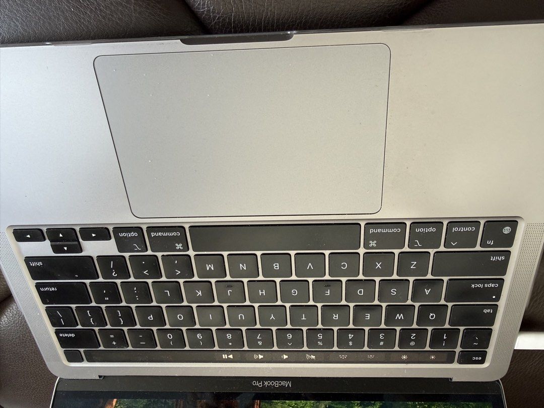 Apple MacBook Pro 13-inch483765767825018880