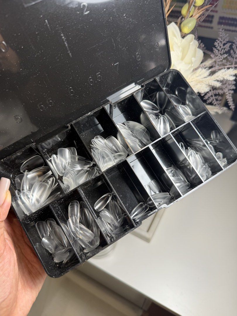 APRES GEL X DUPE! Softgel extensions multiple shapes (Category: Hands & Nails) located in Mandaluyong City. Submitted by declutteringjkate (Listing ID 1443629602, Image 2). Description: Best softgel tips ive tried as a senior nail tech. I switched to dual forms so I’m letting go of these. Very very high quality!!! Just like Apres Gel X Price varies each shape Bought all of them for 2.6k total but Get everything (6 boxes) for 1.2k only.