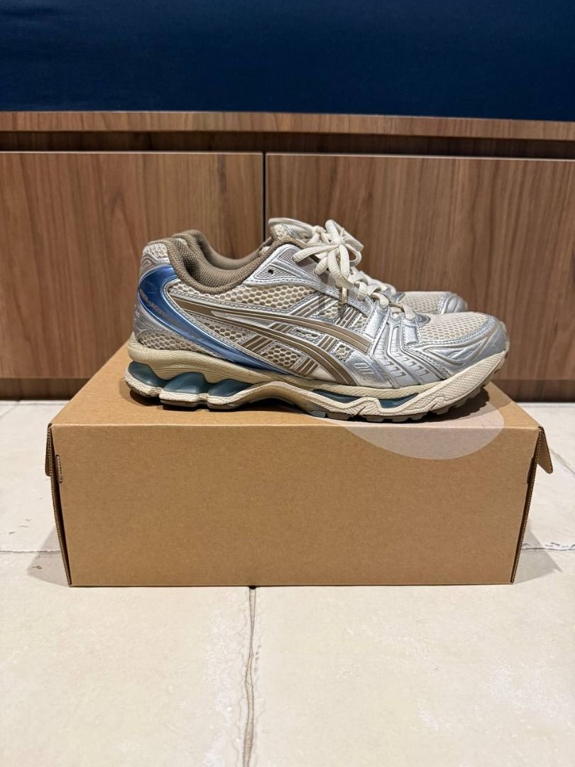Asics Gel-Kayano 14 (Category: Sneakers) located in Singapore. Submitted by archiacstuffss (Listing ID 1443663907, Image 3). Description: Dont really wear it anymore so just wanna sell it .