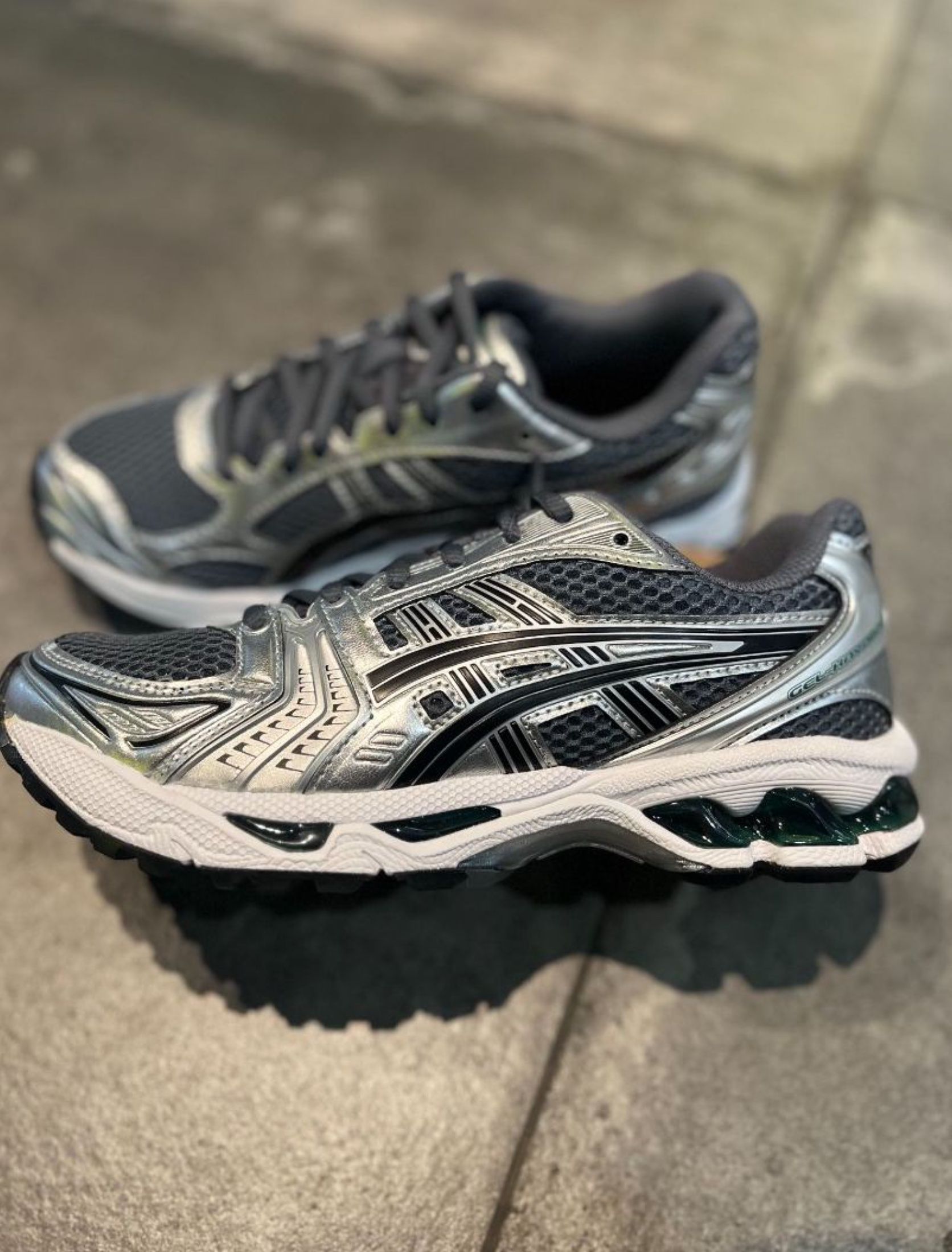 Asics Gel-Kayano 14 Silver Grey (Category: Sneakers) located in Singapore. Submitted by jswifteagle (Listing ID 1443631121, Image 1). Description: Asics Asics Gel-Kayano 14 Silver Grey Brand new Free shipping J&T/Ninja Van Cash on delivery ✈️.