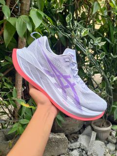 (Category: ) located in . Submitted by shoesyourbrand (Listing ID 1443577197, Image 1). Description: .