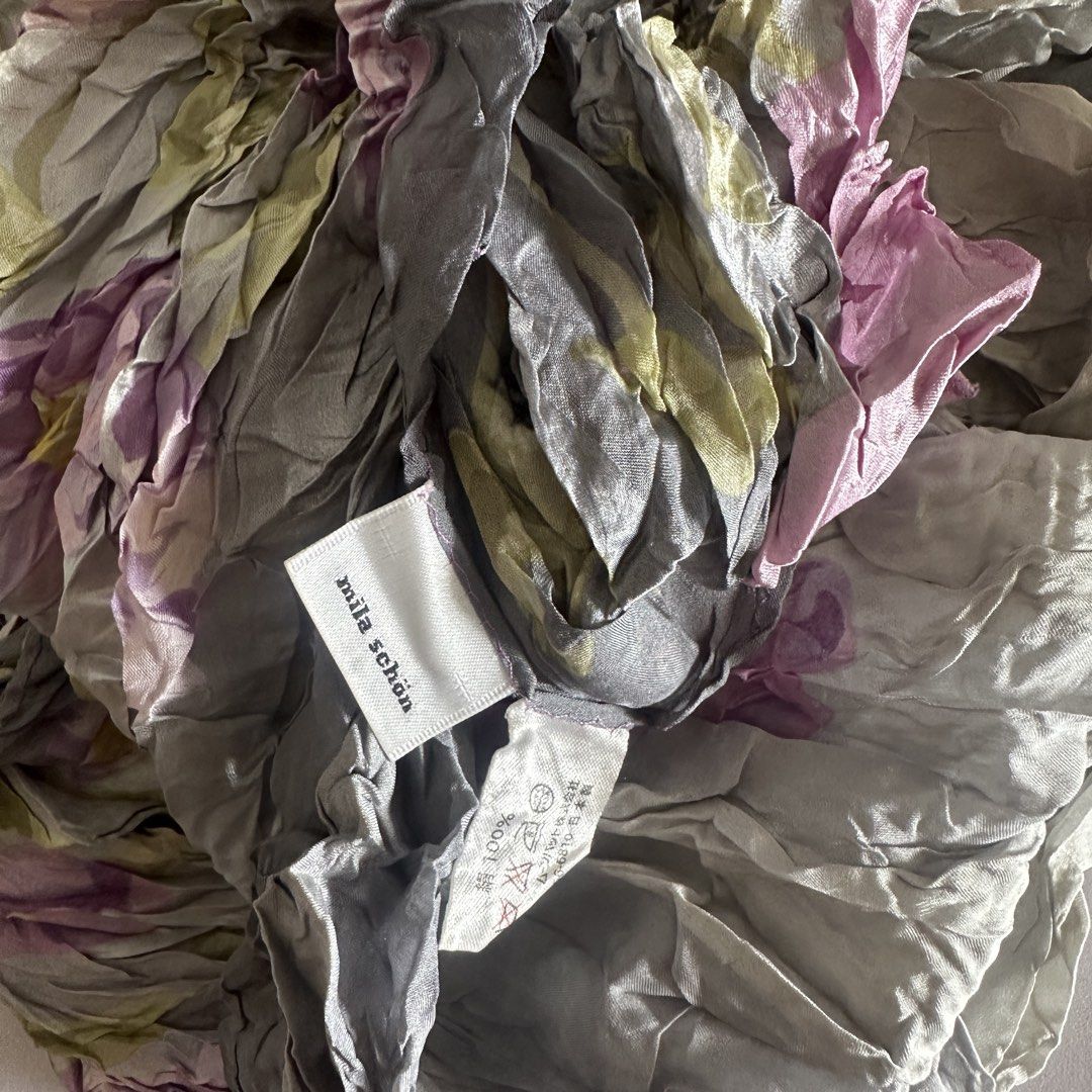 Auth Mila Schon Scarf (Category: Scarves) located in Cebu City. Submitted by condodeclutterph (Listing ID 1443521045, Image 1). Description: .
