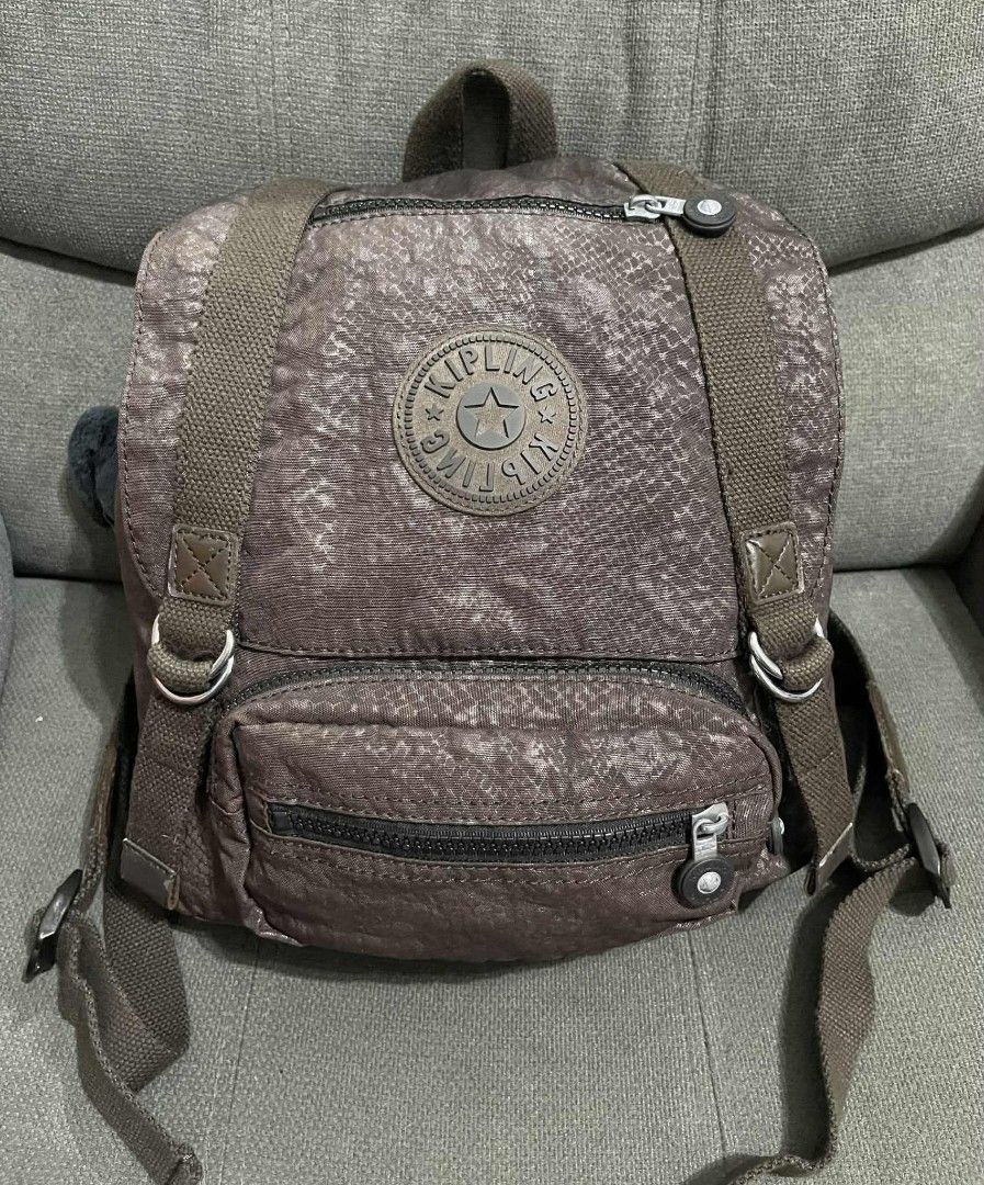 Authentic Kipling Backpack (Category: Backpacks) located in Quezon City. Submitted by luxxechic (Listing ID 1443543678, Image 1). Description: with etiketa with monkey looks new no issue actual photo posted mop: gcash.