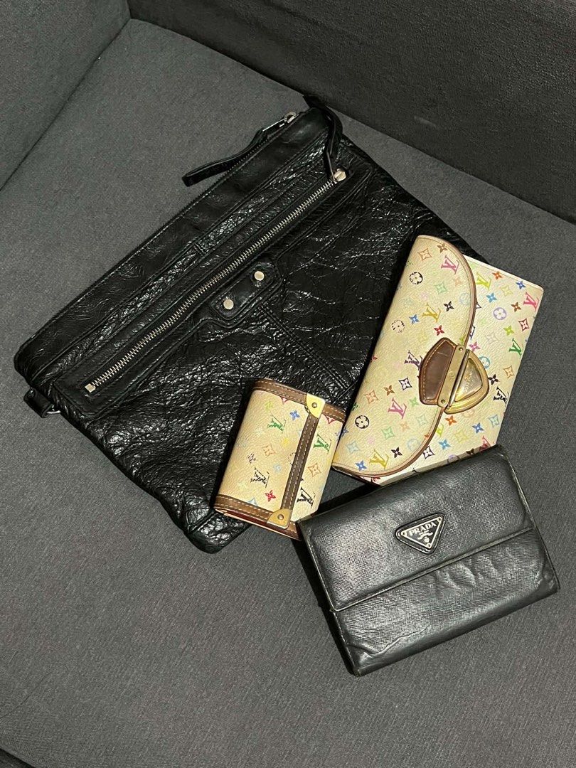 Authentic affordable Luxury Bags (Category: Luxury Bags & Wallets) located in Quezon City. Submitted by jhaediah (Listing ID 1443510491, Image 3). Description: Authentic Preloved Good condition.