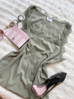 (Category: ) located in . Submitted by uriconiccloset (Listing ID 1443554196, Image 1). Description: .