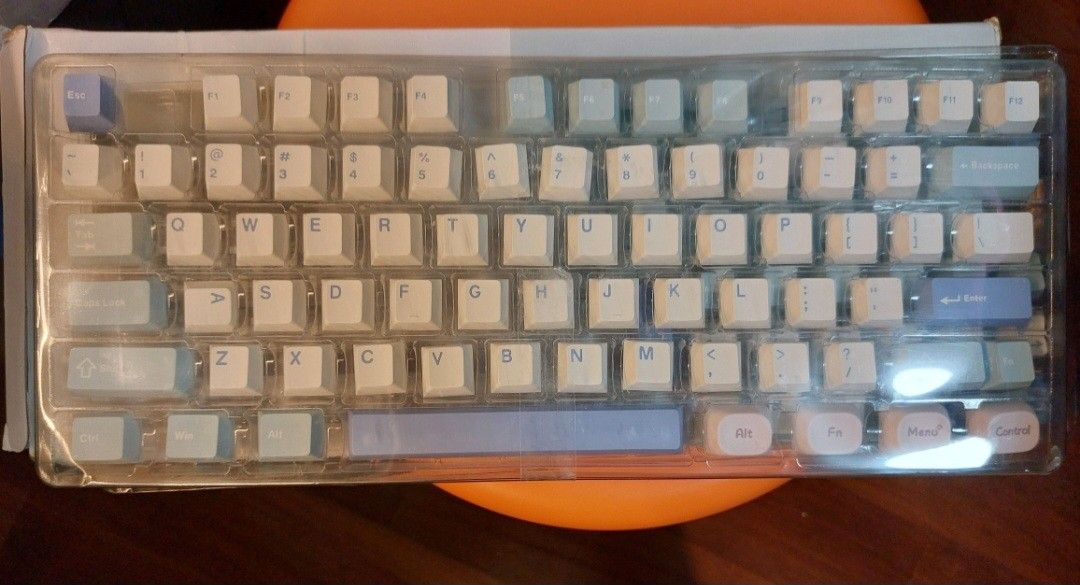 Basic blue keycaps483767089659258880
