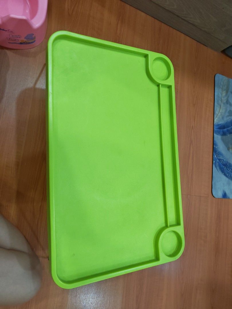 Bed table (Category: Coffee & Tea Tableware) located in Singapore. Submitted by yyyy19371 (Listing ID 1443587756, Image 1). Description: bed table.