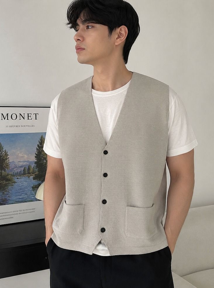 Beige Button Down Vest Unisex DUNDAS Brand Medium - Large with Pockets (Category: Vests) located in Bacoor. Submitted by pausroom (Listing ID 1443385105, Image 1). Description: - Pre-loved - Seldomly used READ ME 🛑 📍Bacoor City, Cavite 🛵 J&T/Lalamove (SDD) 📦 Can ship nationwide 🧾 Gcash/Bank Transfer (BPI/BDO/MariBank) 🚨 Everyday ship out!.