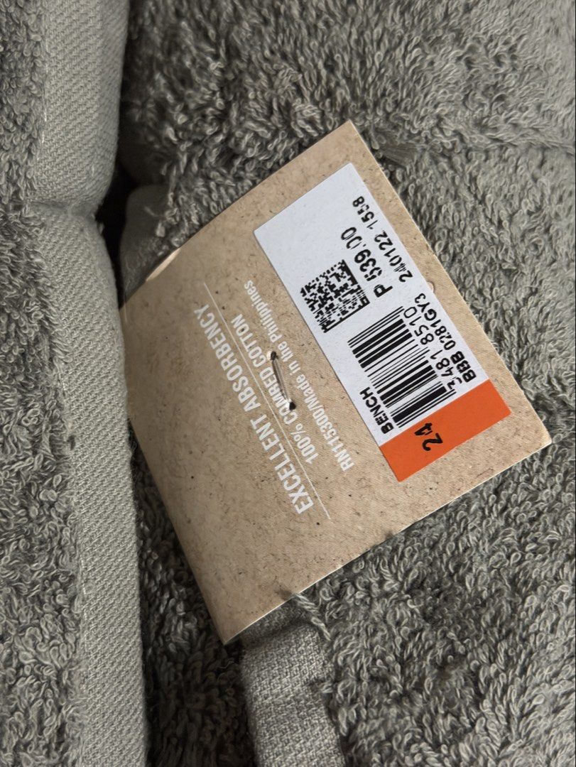 Bench Bath Towels Big (Category: Towels, Napkins & Holders) located in Pasig City. Submitted by jennieshoppe (Listing ID 1443606599, Image 3). Description: Bench Bath Towels Big DETAILS Color available: Grey green 2 Moss Green 1 White6 Brown 2 - Solid color towel - Embroidery detail - Size: 25 x 50in - Material: Cotton.