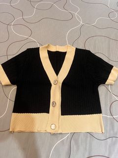 (Category: ) located in . Submitted by joannefashioncloset (Listing ID 1443608462, Image 1). Description: .