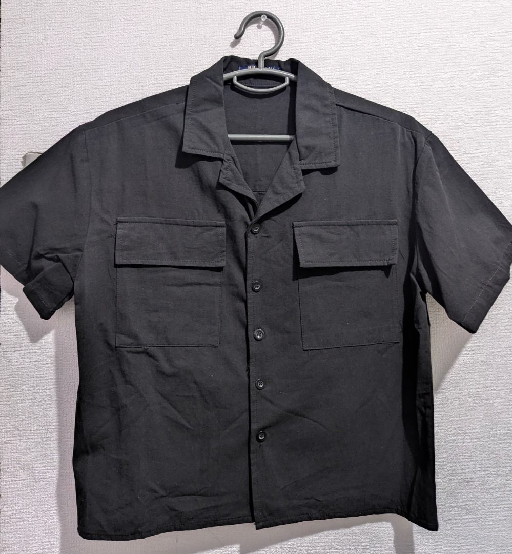 Black Boxy Polo (Category: Tshirts & Polo Shirts ) located in Pasig City. Submitted by igustnik (Listing ID 1443670803, Image 1). Description: NEVER USED WASHED ONLY SMALL ON TAG PERO CAN FIT UP TO MEDIUM/SEMI LARGE.