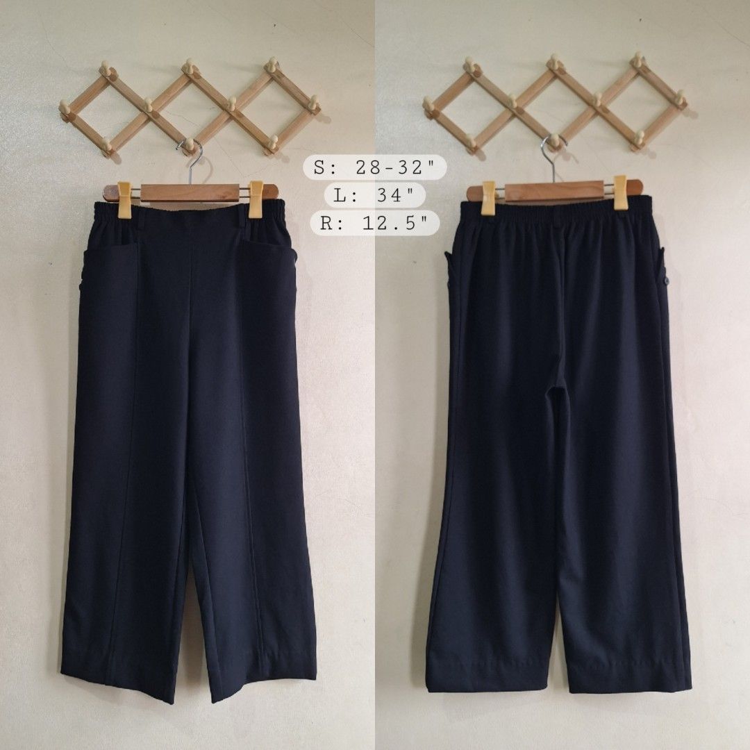 Black Cotton Pants (Category: Other Bottoms) located in Bulacan. Submitted by vicpicks (Listing ID 1443667336, Image 1). Description: Black Cotton Pants Waist: 28-32" Length: 34" Front Rise: 12.5" Mode of Delivery: J&T Express, Lalamove Mode of Payment: Gcash, BDO 📍 Bulacan.