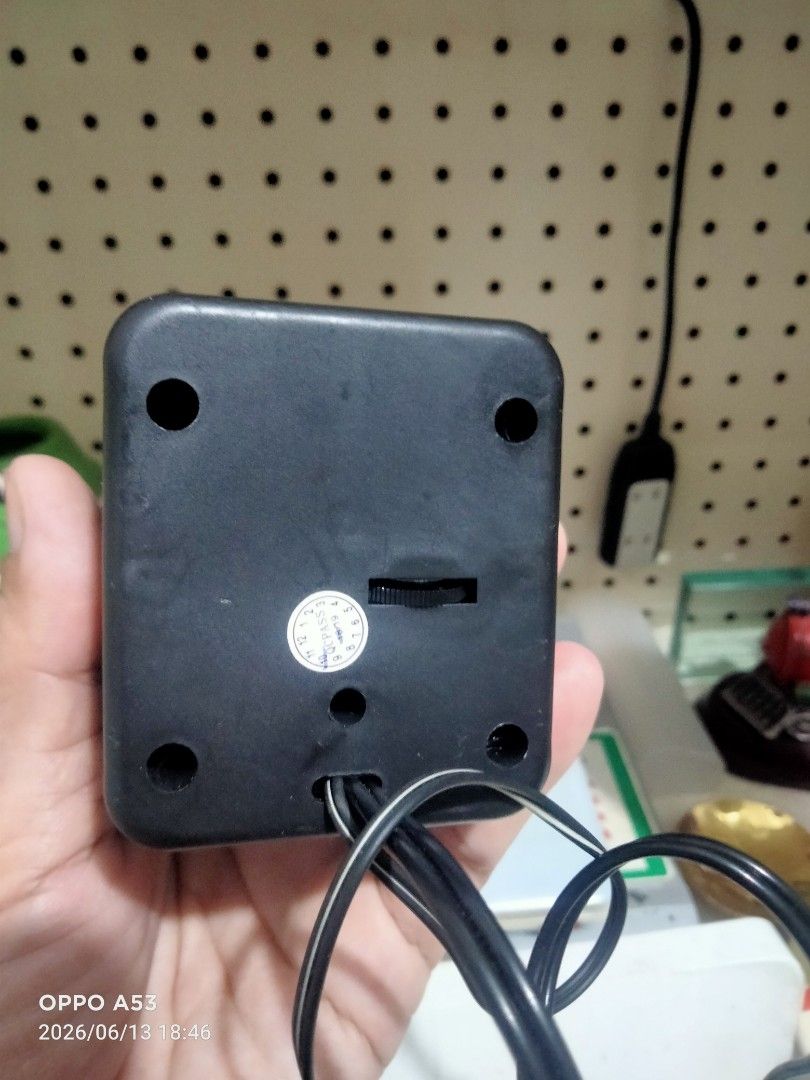 Black Cube USB Powered Computer Speakers with 3.5mm Jack (Category: Soundbars, Speakers & Amplifiers) located in Binan City. Submitted by rpute (Listing ID 1443615418, Image 2). Description: - Compact black cube speakers - Ideal for desk setups - USB powered - 3.5mm audio jack connection - Tested and confirmed working 🚚 Delivery: Lalamove | J&T | LBC (Nationwide) 💳 Payment: GCash / Cash (payment first priority) ⚠️ Disclaimer: This is a pre-love