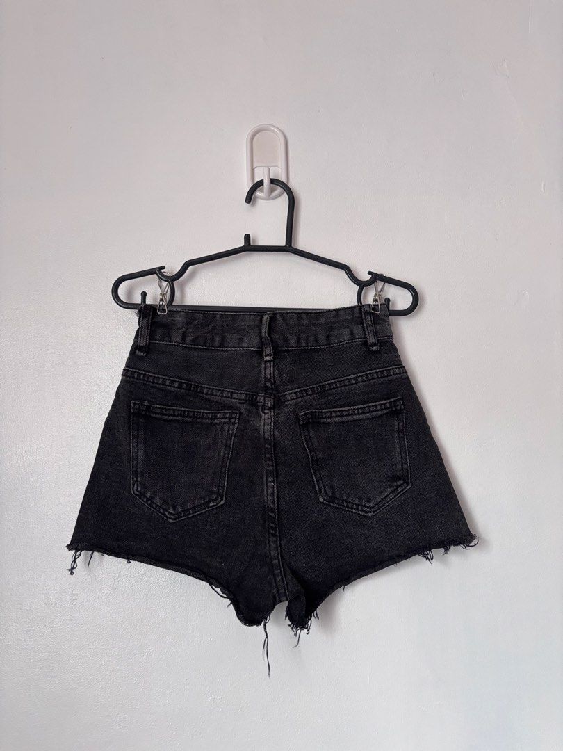 Black Denim Shorts (Category: Shorts) located in Taguig. Submitted by _esse (Listing ID 1443565423, Image 3). Description: Waist 23-25” Length 11” Small on tag Color may vary due to lightning.