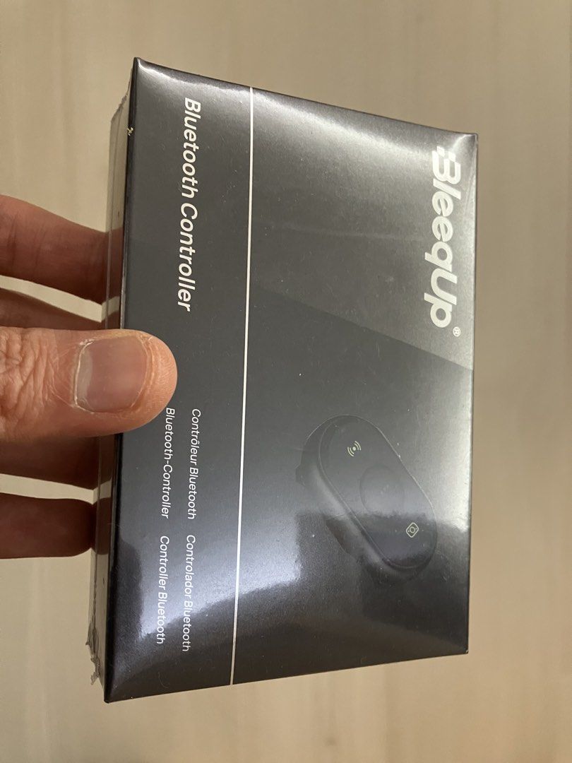 Bleequp Bluetooth Controller （分類：攝錄機）位於 Hong Kong。 由 michael.cts25 提交（商品編號 1443530250，圖片 1）。簡介： 。