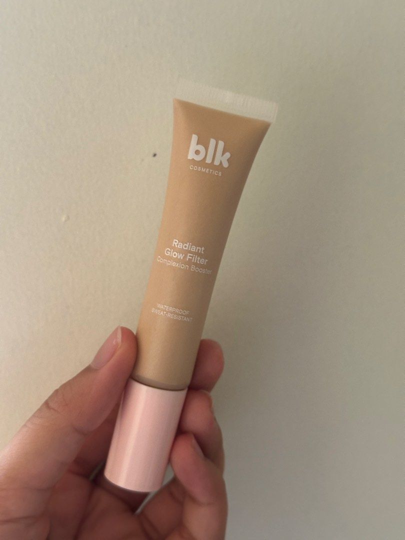 blk cosmetics Radiant Glow Filter OAT Complexion Booster (Category: Makeup) located in Manila. Submitted by loved_ag (Listing ID 1443526868, Image 1). Description: - blk cosmetics Radiant Glow Filter - Shade: Oat - Complexion booster for a radiant glow - Waterproof and sweat-resistant - Ideal for everyday wear - Small, portable tube Barely used.