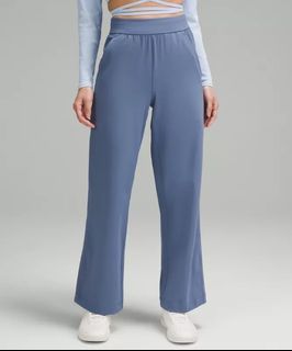 (Category: ) located in . Submitted by summerxcloset (Listing ID 1443580911, Image 1). Description: .