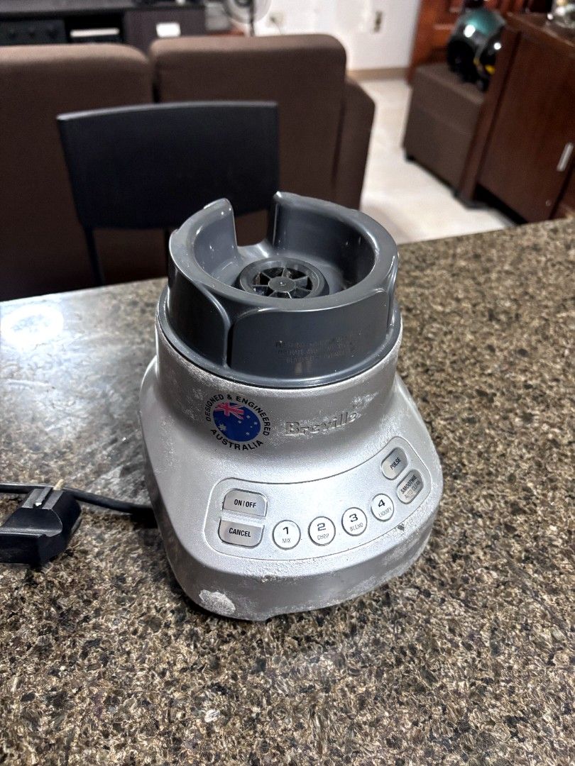 Breville Kinetix Twist Blender (Category: Juicers, Blenders & Grinders) located in Bacoor. Submitted by elbii30 (Listing ID 1443600542, Image 3). Description: Capacity: 1.5L 4 electronic speeds: Mix, Chop, Blend, Liquify Preset Programs: Smoothie, Auto Clean Extra Functions: Pulse / Ice Crush .