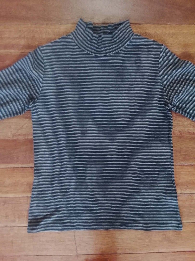 Bundle of Tops (4 Tops) (Category: Others Tops) located in Santa Ana. Submitted by ayarya06_ (Listing ID 1443596085, Image 2). Description: first: small second: small third: medium fourth: medium get all for 60 sf shouldered by buyer .