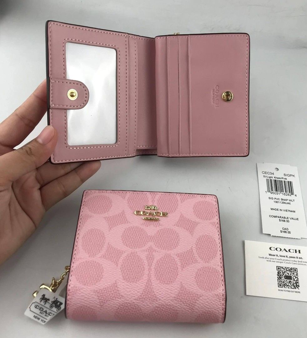 C oach pink snap card small wallet (Category: Wallets & Card holders) located in Rizal. Submitted by shadow0101 (Listing ID 1443583225, Image 2). Description: complete inclusion payment 1st policy same OG quality lalamove or J&T express if province.