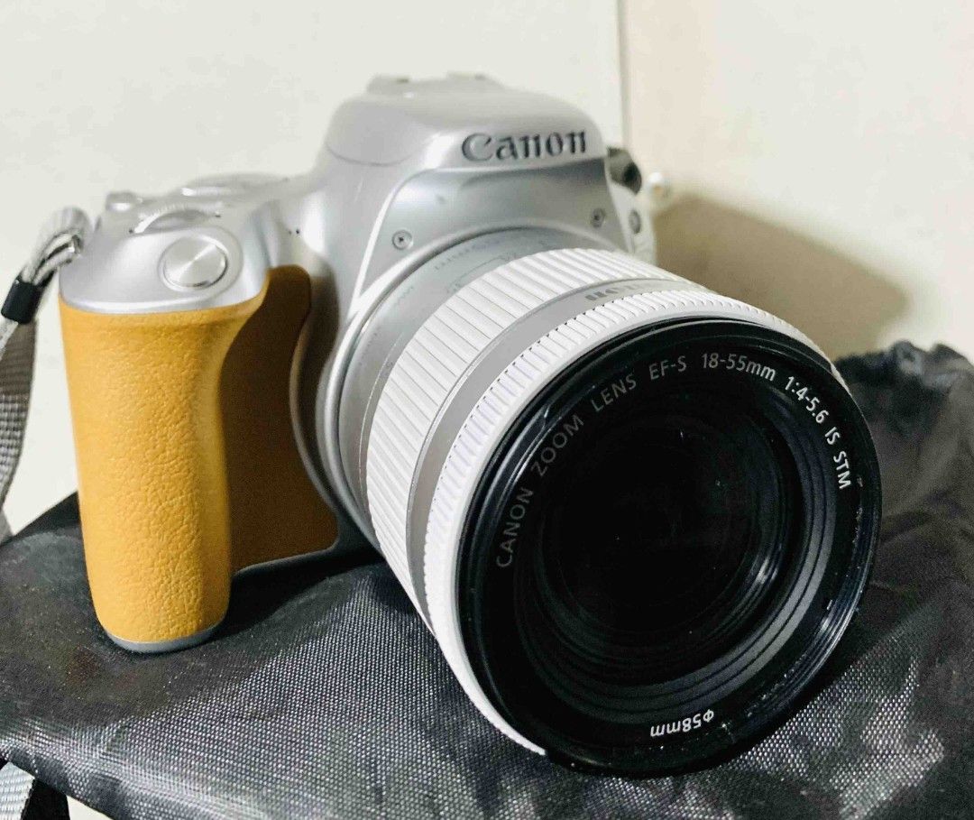 CANON 200D Limited Edition (SILVER) (Category: Cameras) located in San Mateo. Submitted by joshuaurboda (Listing ID 1443544035, Image 3). Description: For sale!! Hindi na ginagamit ready to use na test to sawa pa.