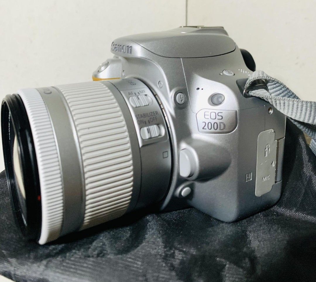 CANON 200D Limited Edition (SILVER) (Category: Cameras) located in San Mateo. Submitted by joshuaurboda (Listing ID 1443544035, Image 1). Description: For sale!! Hindi na ginagamit ready to use na test to sawa pa.