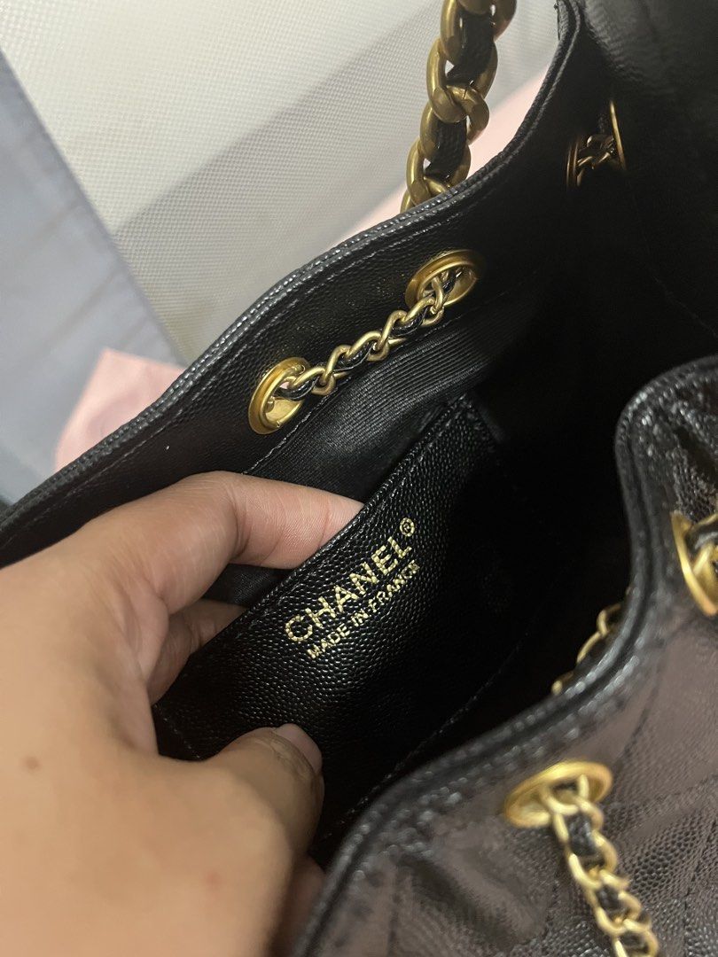 Chanel 25 mini black caviar (Category: Luxury Bags & Wallets) located in Calamba. Submitted by rosychix (Listing ID 1443583782, Image 3). Description: - Material: Black Caviar Leather - Design: Classic Quilted Pattern - Hardware: Gold - Strap: Chain - Includes: Original Dust Bag and Box.