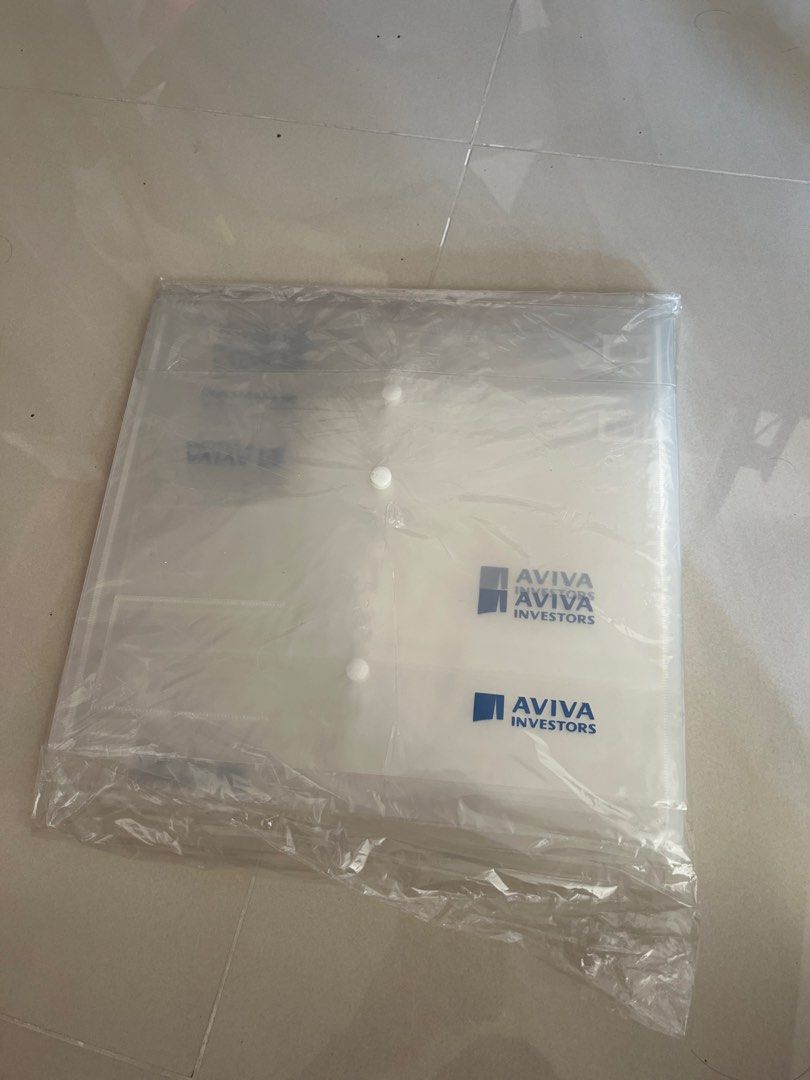 Clear Document Folder with Snap Button (Category: Stationery & School Supplies) located in Singapore. Submitted by cmloh (Listing ID 1443559764, Image 1). Description: - Clear plastic document folder - Secure snap button closure - Ideal for organizing papers and documents - Keeps files neat and tidy - Easy to carry - A pack of 12 - Many pack to give away - Self collect @ 533179.