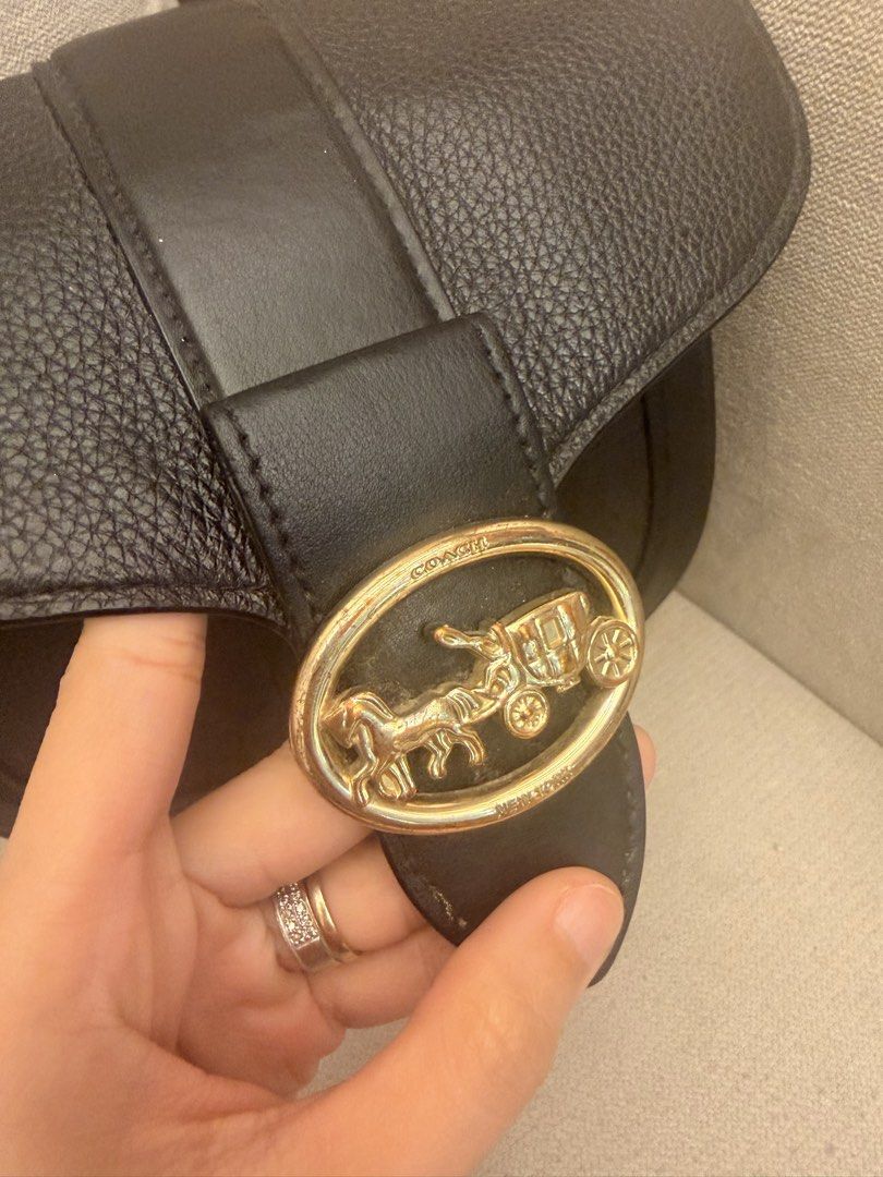 Coach Saddle bag (Category: Luxury Bags & Wallets) located in San Fernando. Submitted by jeninecleofe (Listing ID 1443664163, Image 2). Description: - Authentic Coach -bought sa fb Canada goods Pasabuy -well used please see flaws Rfs: Decluttering.