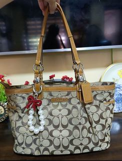 (Category: ) located in . Submitted by klenggs (Listing ID 1443514324, Image 1). Description: .