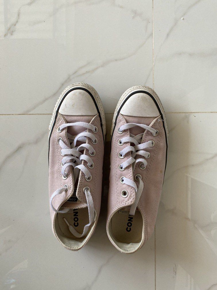 Converse All Star Pink Low Pastel (Kategori: Sepatu Wanita) berada di Surakarta. Dikirim oleh preloveddiandra (ID iklan 1443514294, Gambar 1). Deskripsi: Original Converse No Box Size 39 fit to 40 Bisa tokren.