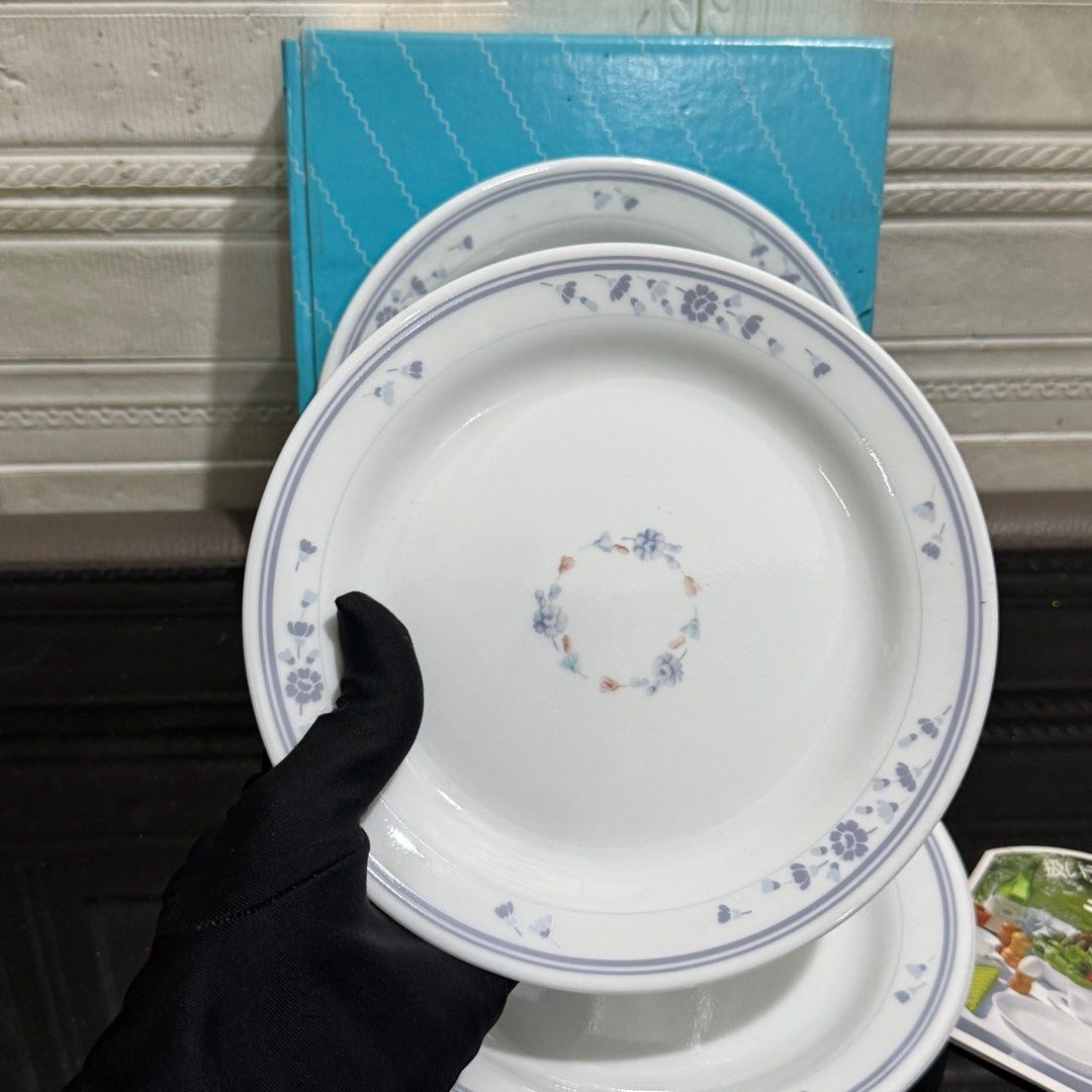 Corelle small plate 7 inches (Category: Other Kitchenware & Tableware) located in Rizal. Submitted by houseofbell (Listing ID 1443694462, Image 2). Description: Brandnew with box 5 pcs.