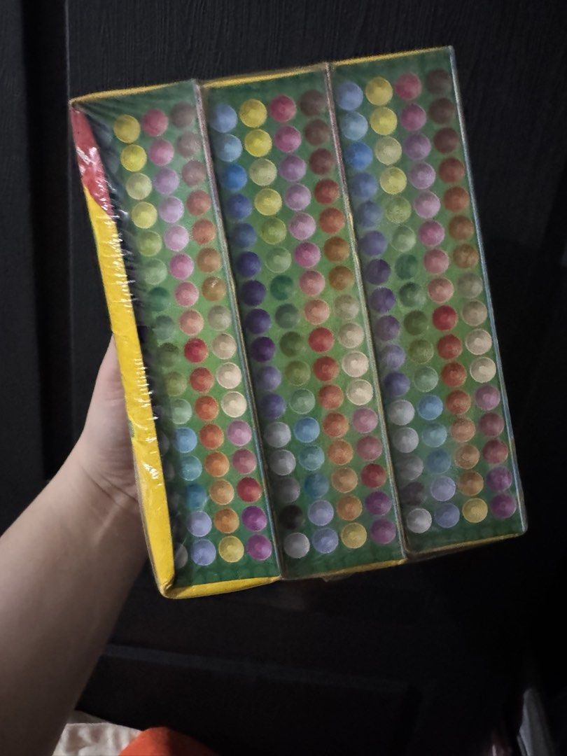 Crayola 64 Crayons Box (Category: Craft Supplies & Tools) located in Mandaluyong City. Submitted by kendykeyn (Listing ID 1443625724, Image 2). Description: - Classic Crayola 64 count crayons - Includes 64 vibrant colors - Built-in sharpener for convenience - Ideal for art projects and coloring fun - Suitable for both kids and adults 5sets available.