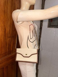 (Category: ) located in . Submitted by lilowearph (Listing ID 1443551010, Image 1). Description: .