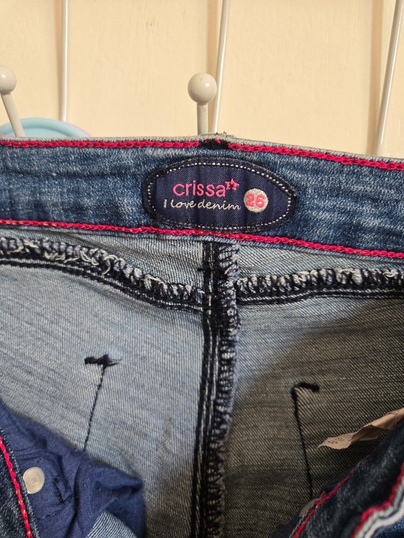 Crissa women jeans (Category: Jeans) located in Bacoor. Submitted by mishindeclutter (Listing ID 1443564581, Image 2). Description: waist 26.