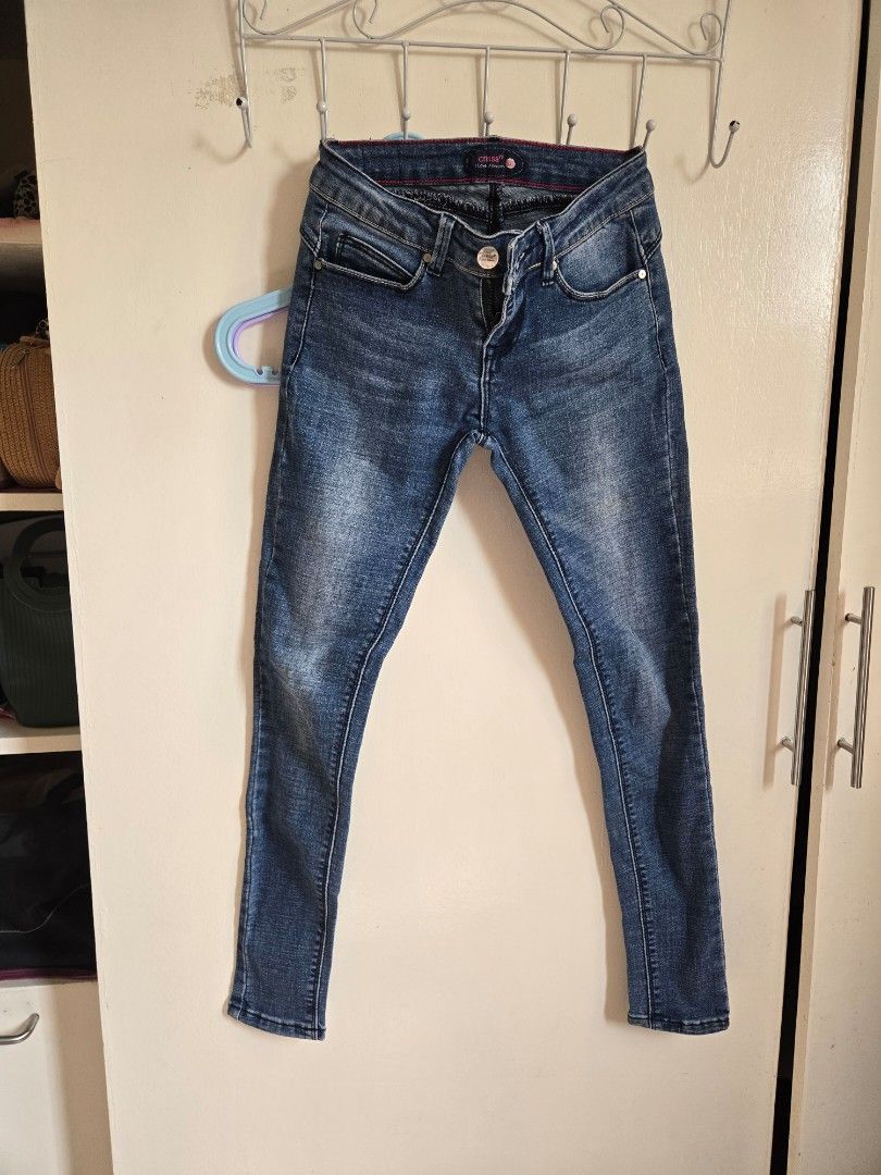 Crissa women jeans (Category: Jeans) located in Bacoor. Submitted by mishindeclutter (Listing ID 1443564581, Image 1). Description: waist 26.