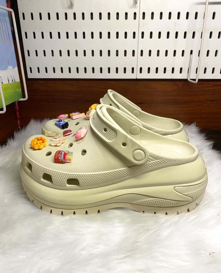 Crocs Mega Crush Platform Clogs with Cute Food & Character Charms (Category: Slippers and slides) located in Davao. Submitted by kramyoj30 (Listing ID 1443612406, Image 3). Description: - Crocs - Mega Crush - Jibbitz include food items like popcorn, fries, and berries - Features cute character Jibbitz like Kirby - Easy slip-on design - Platform sole provides extra height and style.