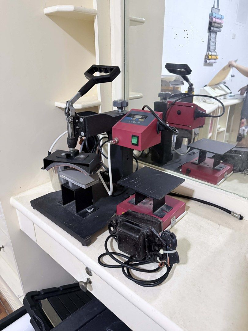 Cuyi Heat Press Machine A3 (Category: Craft Supplies & Tools) located in Santa Rosa. Submitted by momjell (Listing ID 1443531798, Image 2). Description: - Cuyi heat press machine - A3 size - Auto open - Includes separate hat press, mug press and plate press TAKE ALL RFS: upgrading.