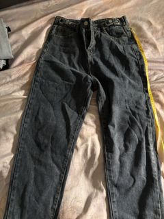 (Category: ) located in . Submitted by tryingtoearnmoney (Listing ID 1443591205, Image 1). Description: .