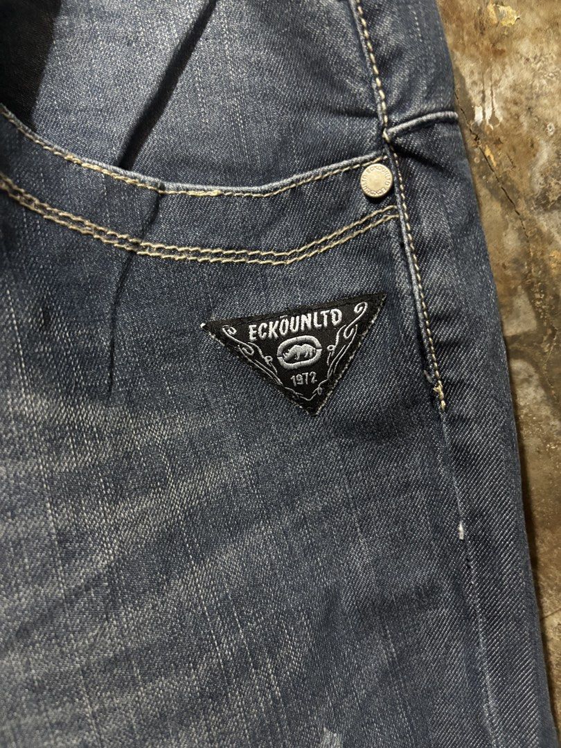 ECKO UNLTD w/ hangtags (Category: Shorts) located in Davao. Submitted by marjonhdavin (Listing ID 1443629925, Image 3). Description: ECKO UNLTD w/ hangtags Size: 40 on tag (Waist: 40 x Length: 32) Color rate: 9/10 Condition: Excelllent Issue: None.